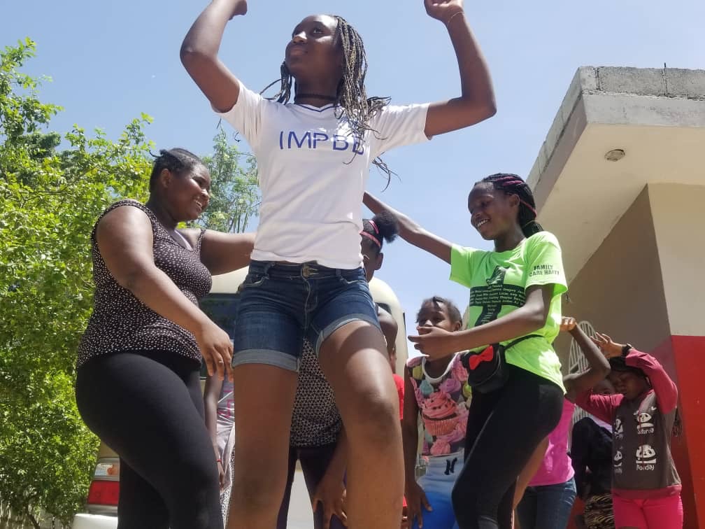 «L&rsquo;été en art », un programme artistique pour les enfants les plus vulnérables&nbsp;d&rsquo;Haïti